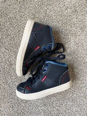 Levi's Kids Dark Blue High-Top Sneakers with Red Accents